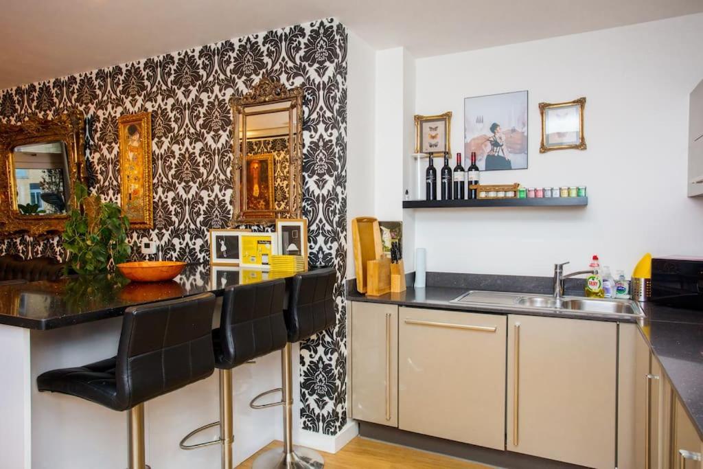 런던 Unique & Welcoming 2Bd Flat In Limehouse 아파트 외부 사진